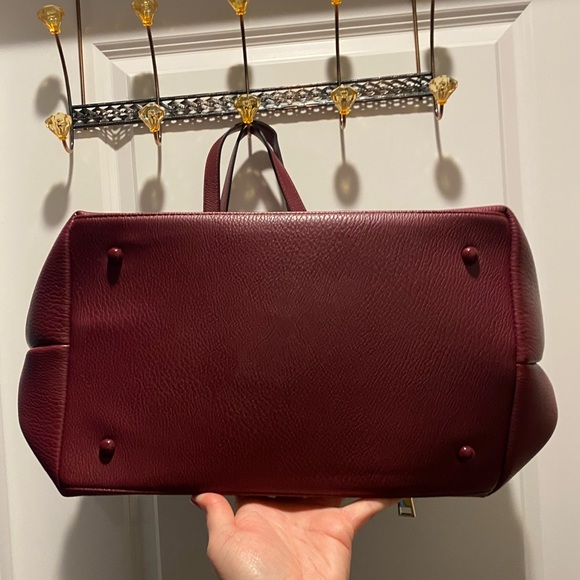 Poppy & Peonies Go Getter Tote Bag in Berry + Matching Tech Case - Both Like New - Picture 2 of 16